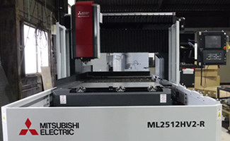 三菱電機製レーザ加工機